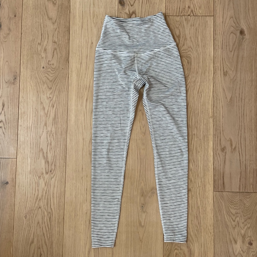 NWOT Beyond Yoga stripe legging size XS